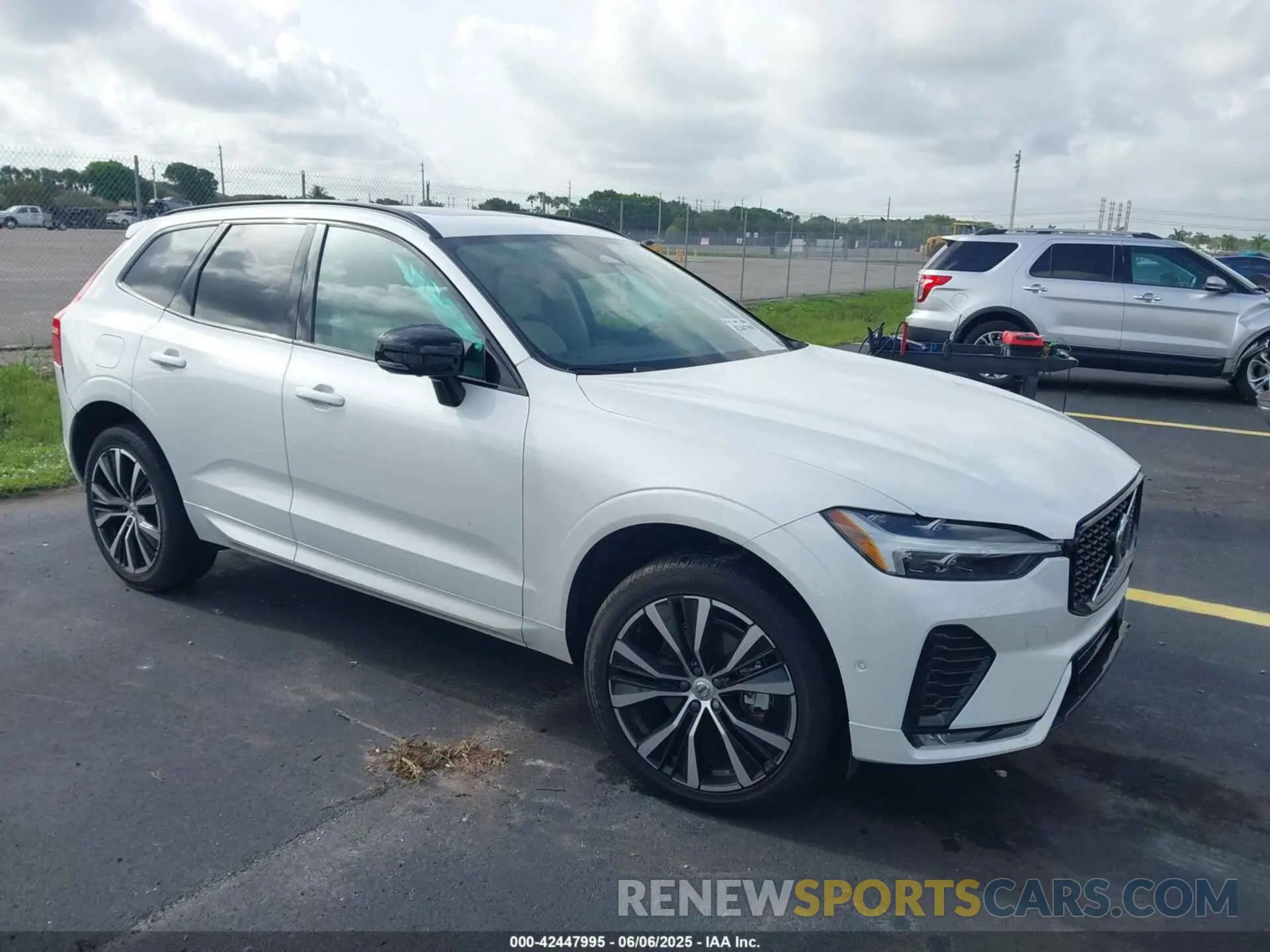 1 Photograph of a damaged car YV4L12RL9R1818978 VOLVO XC60 2024