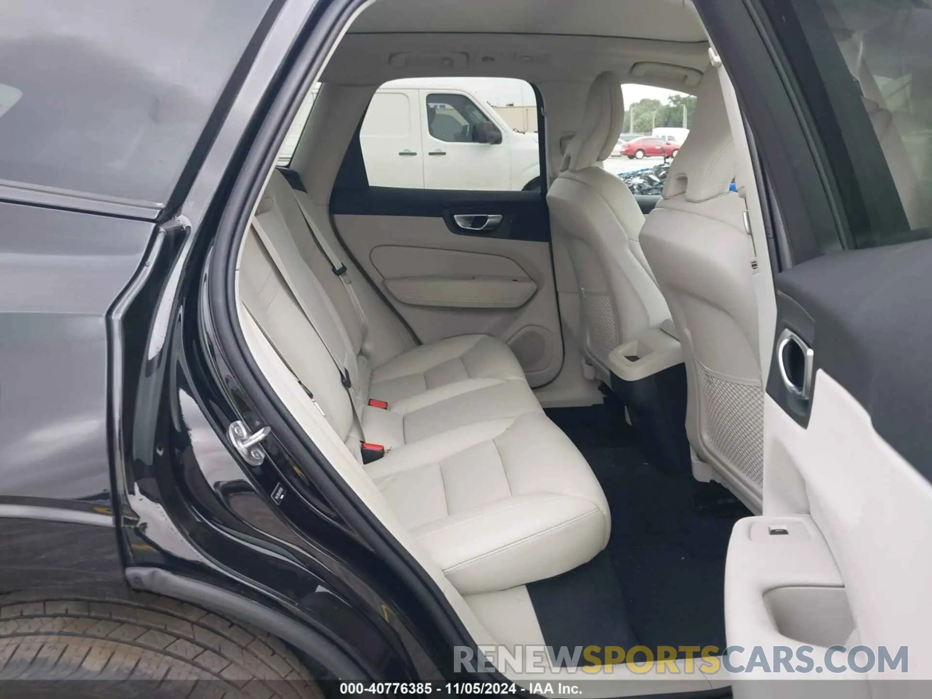 8 Photograph of a damaged car YV4L12RLXR1715018 VOLVO XC60 2024
