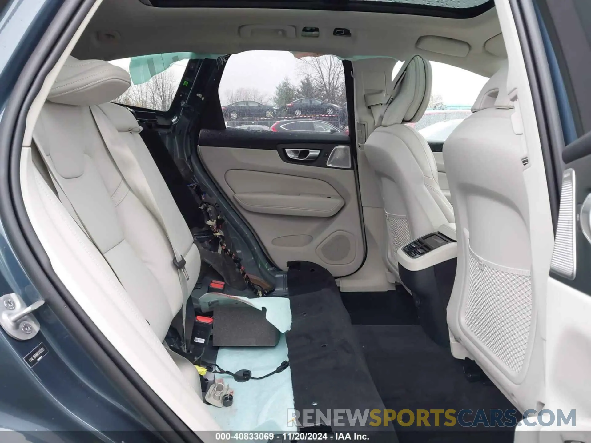 8 Фотография поврежденного автомобиля YV4L12RM8R1745059 VOLVO XC60 2024