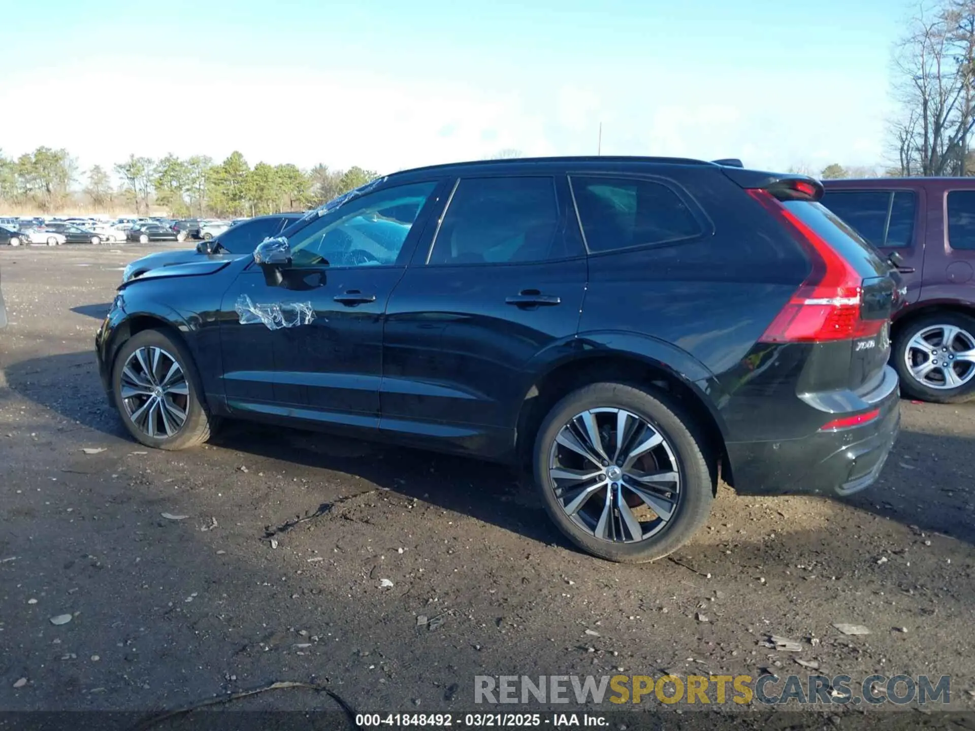 14 Фотография поврежденного автомобиля YV4M12RC0S1017821 VOLVO XC60 2025