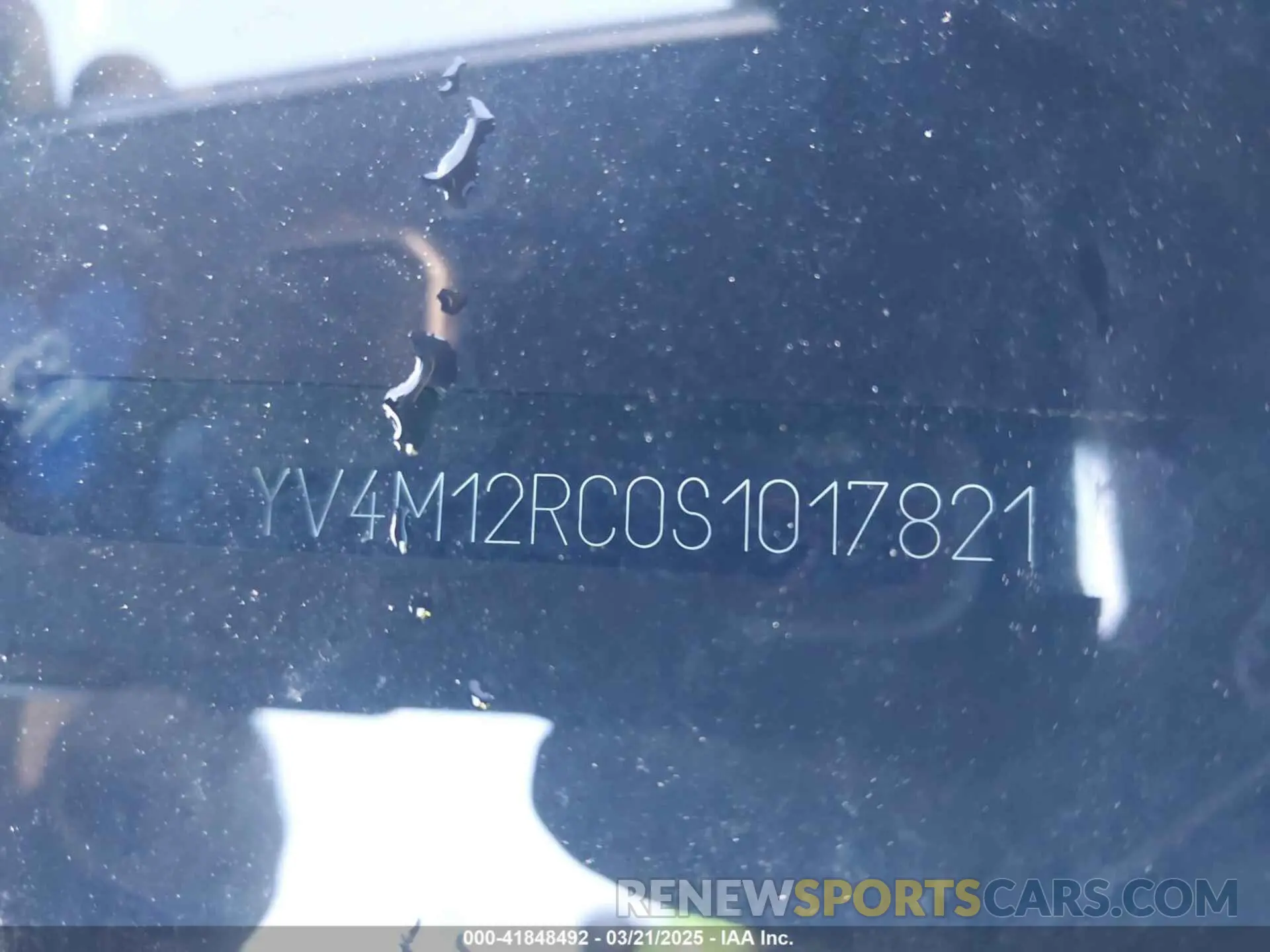 17 Фотография поврежденного автомобиля YV4M12RC0S1017821 VOLVO XC60 2025