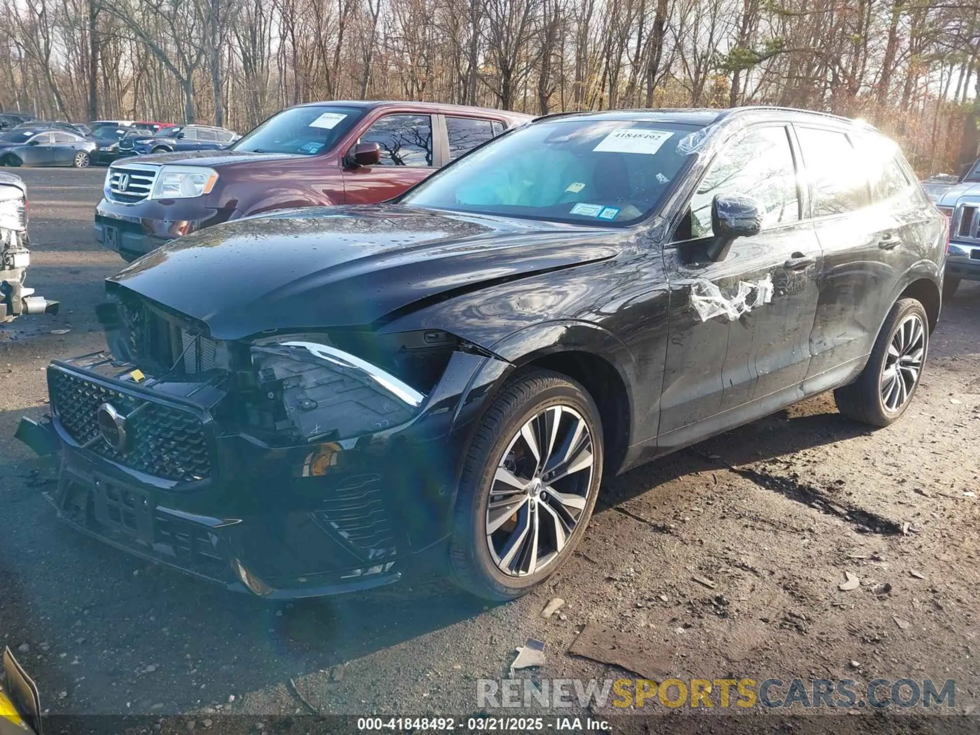 2 Фотография поврежденного автомобиля YV4M12RC0S1017821 VOLVO XC60 2025