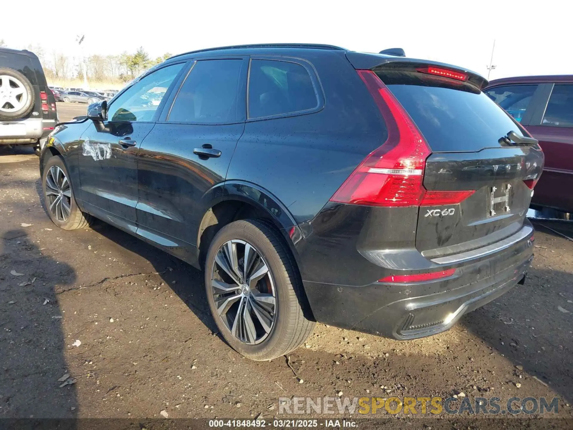 3 Фотография поврежденного автомобиля YV4M12RC0S1017821 VOLVO XC60 2025