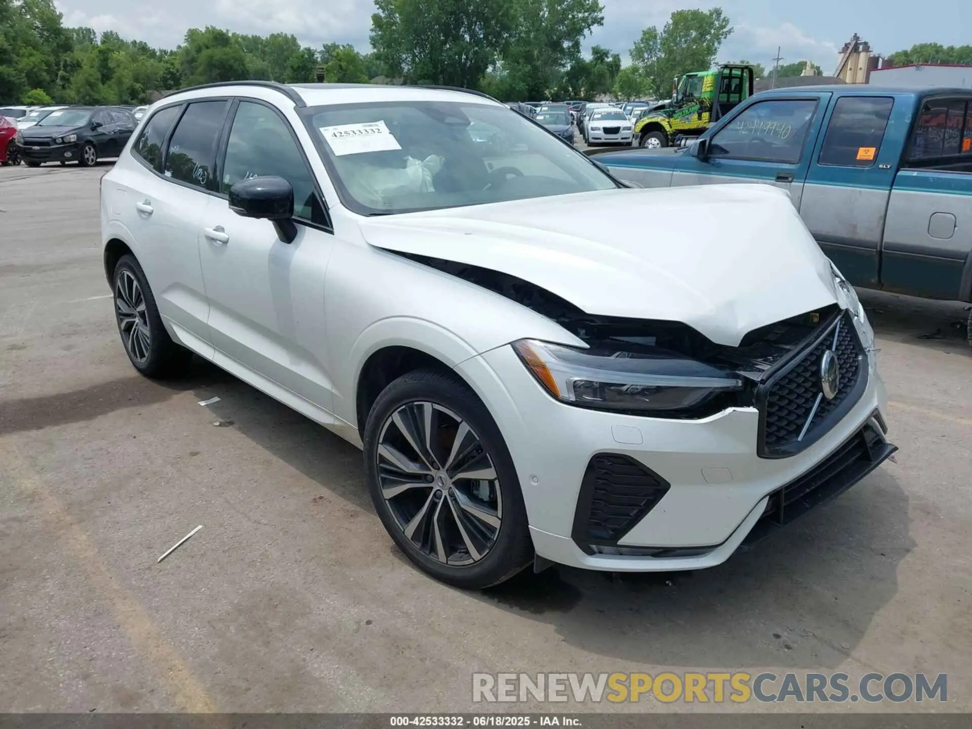 1 Photograph of a damaged car YV4M12RC6S1165620 VOLVO XC60 2025