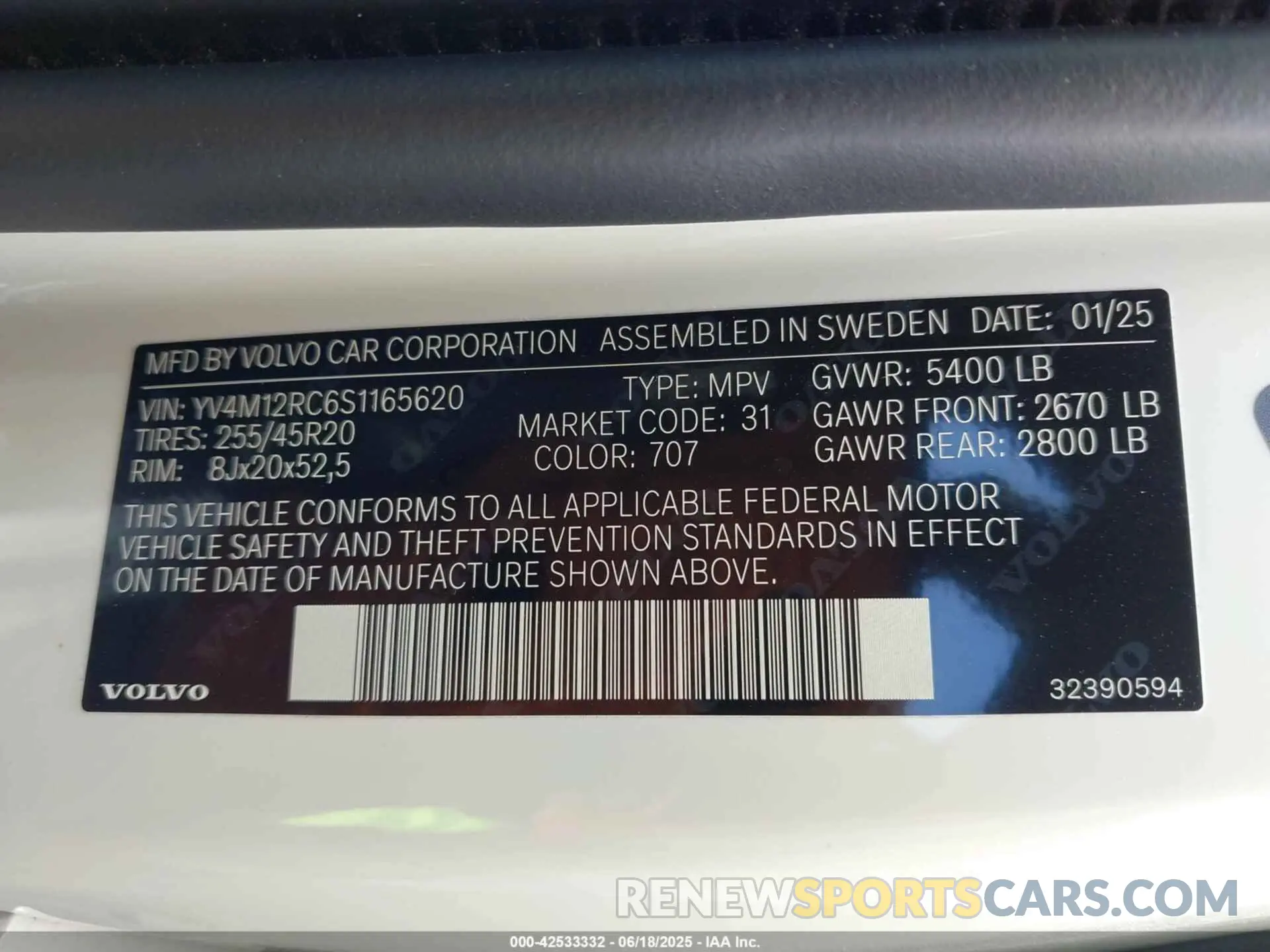 9 Photograph of a damaged car YV4M12RC6S1165620 VOLVO XC60 2025