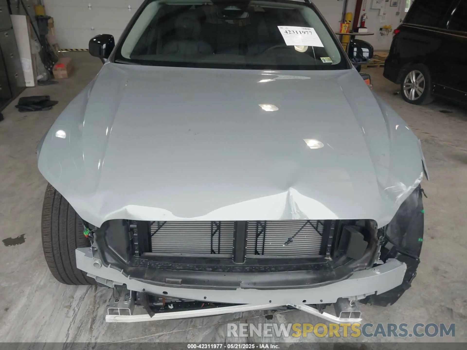 10 Photograph of a damaged car YV4M12RJ5S1012032 VOLVO XC60 2025
