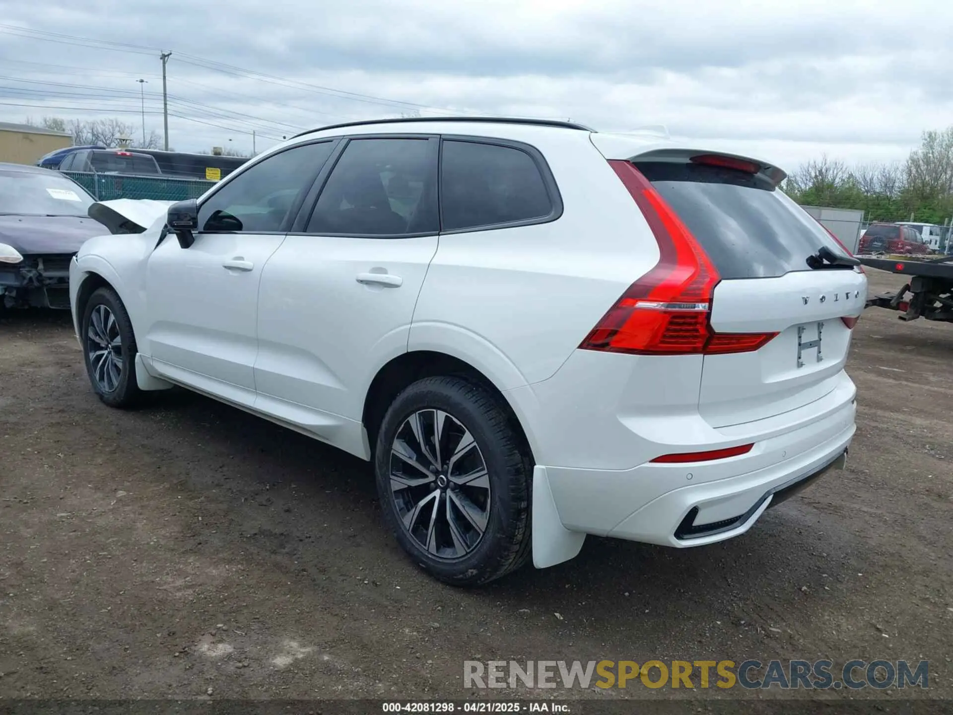 3 Фотография поврежденного автомобиля YV4M12RJ8S1002840 VOLVO XC60 2025