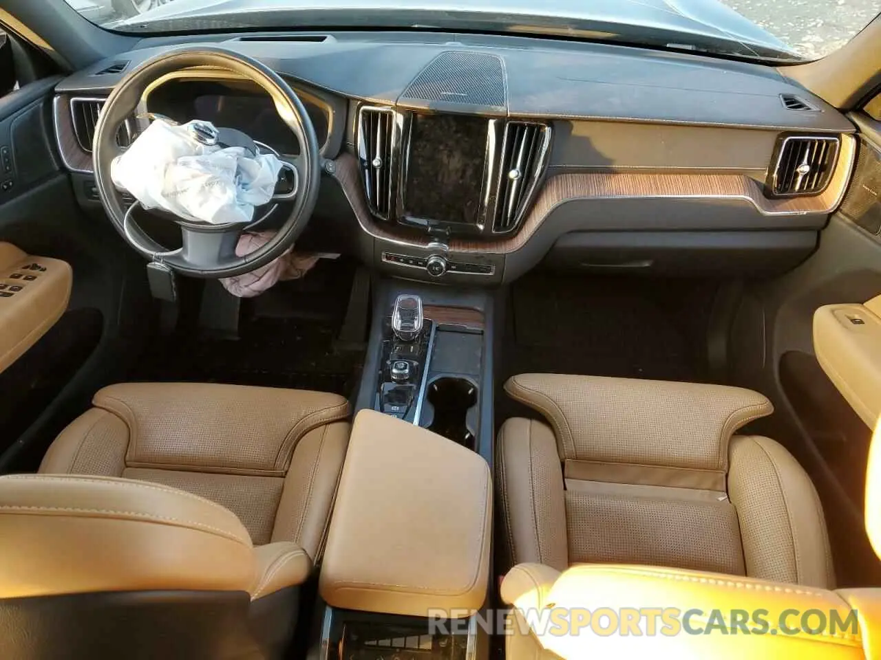 8 Photograph of a damaged car YV4L12DL5N1911238 VOLVO XC60 B5 IN 2022