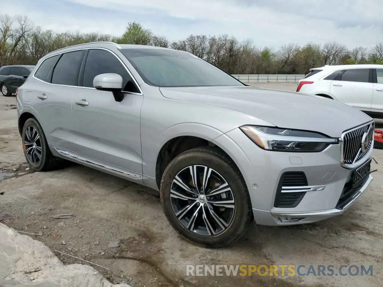 4 Photograph of a damaged car YV4L12RL3N1914969 VOLVO XC60 B5 IN 2022