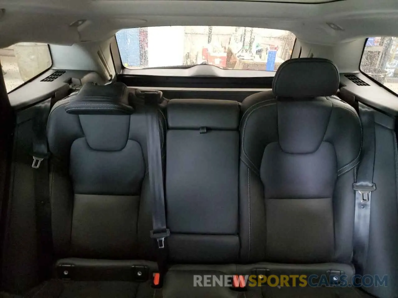 10 Photograph of a damaged car YV4L12RL7N1058933 VOLVO XC60 B5 IN 2022