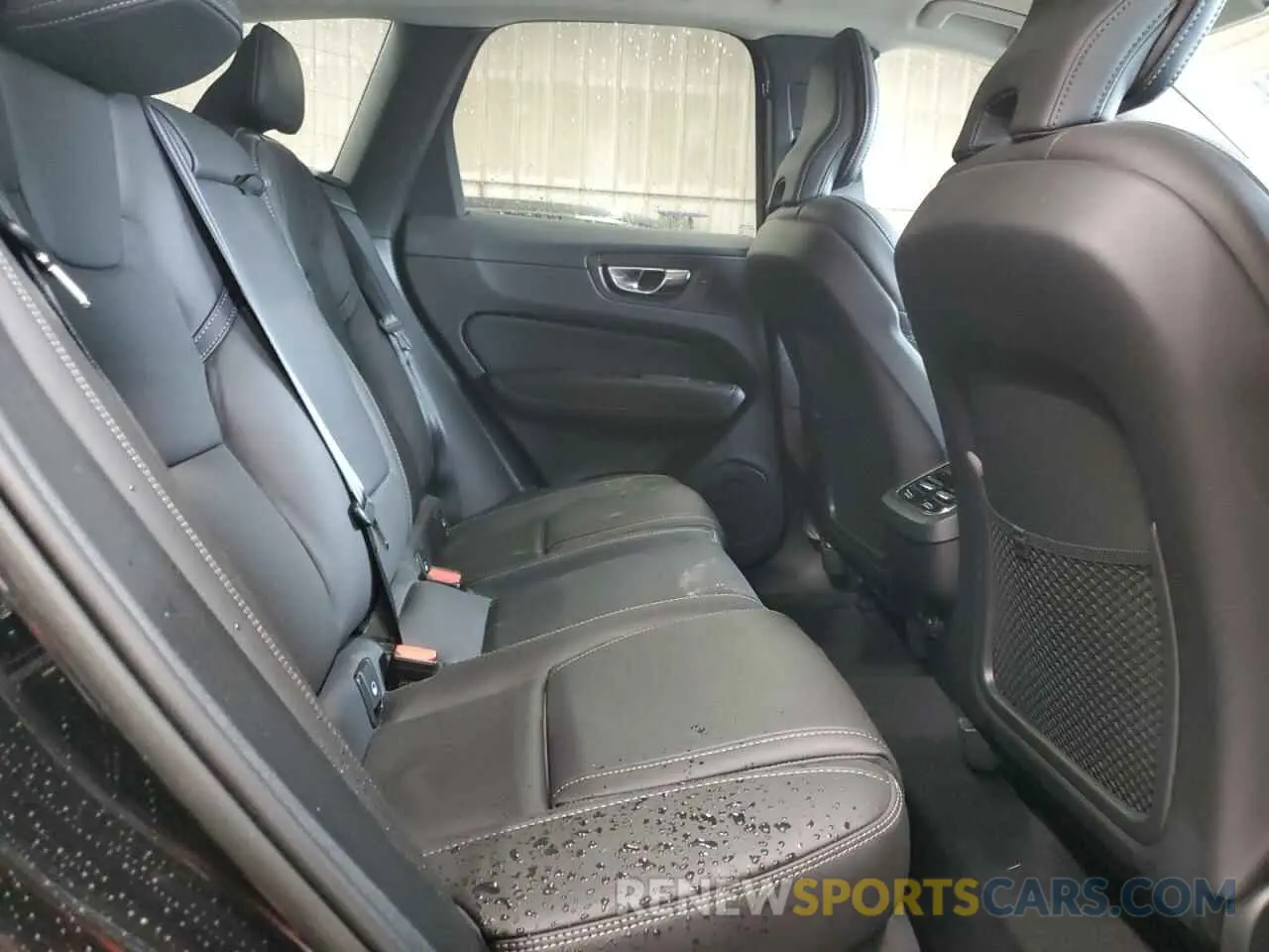 11 Photograph of a damaged car YV4L12RL7N1058933 VOLVO XC60 B5 IN 2022