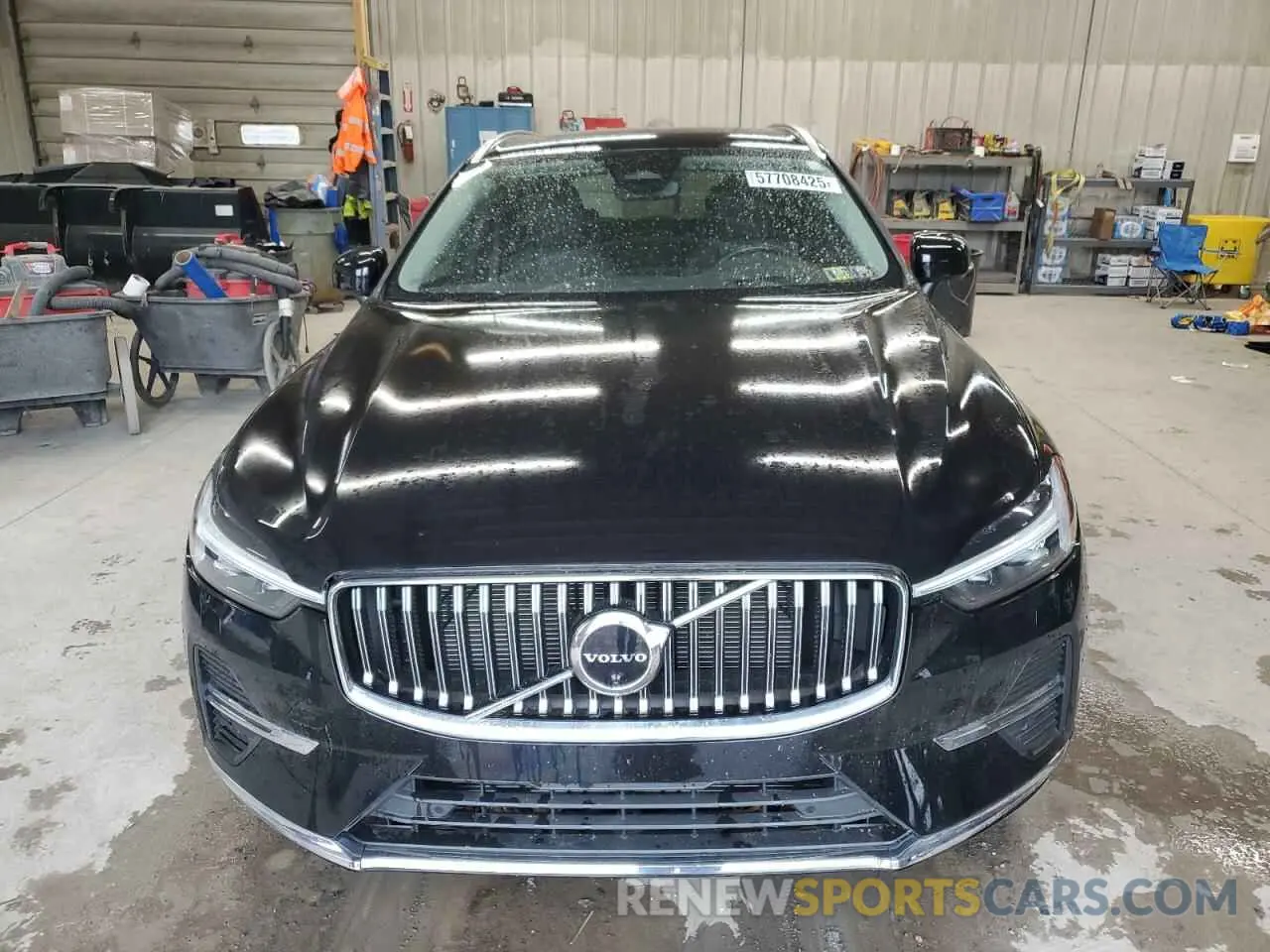 5 Photograph of a damaged car YV4L12RL7N1058933 VOLVO XC60 B5 IN 2022