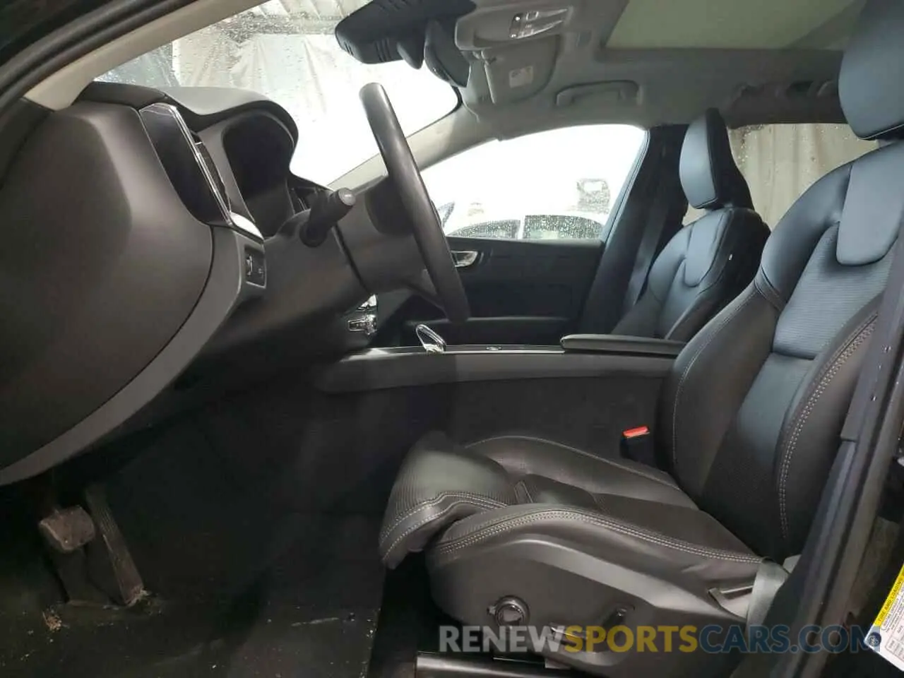 7 Photograph of a damaged car YV4L12RL7N1058933 VOLVO XC60 B5 IN 2022