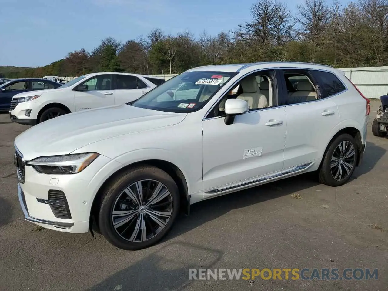 1 Photograph of a damaged car YV4L12RL7N1915865 VOLVO XC60 B5 IN 2022
