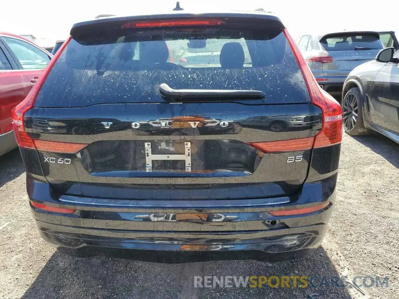 6 Photograph of a damaged car YV4L12DK1N1973159 VOLVO XC60 B5 MO 2022