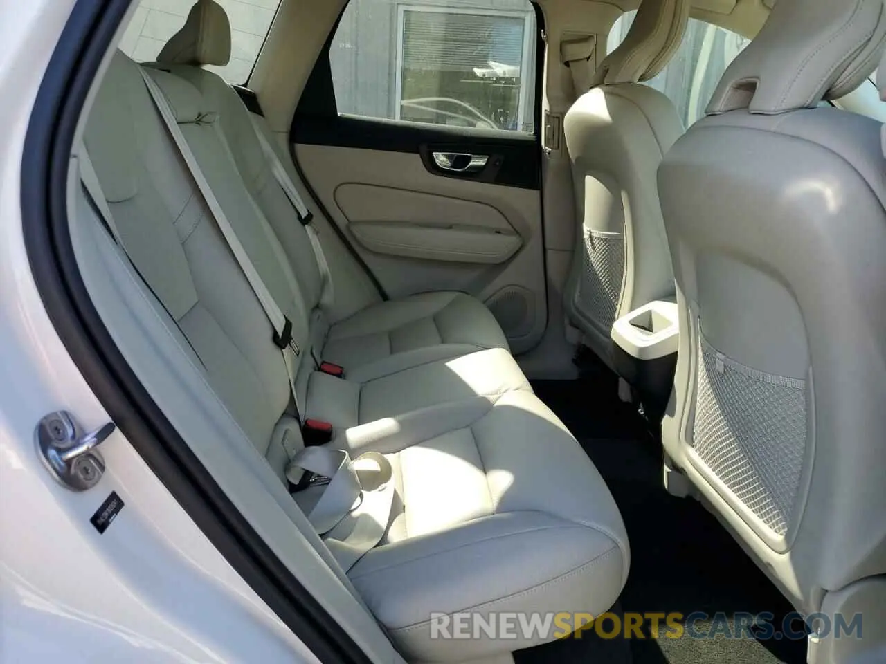 11 Фотография поврежденного автомобиля YV4L12RK1N1036241 VOLVO XC60 B5 MO 2022