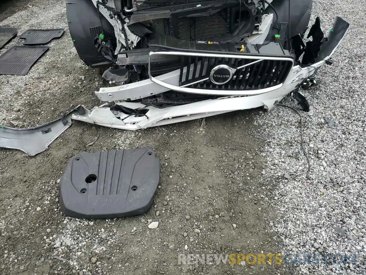 13 Photograph of a damaged car YV4L12RK3N1083867 VOLVO XC60 B5 MO 2022