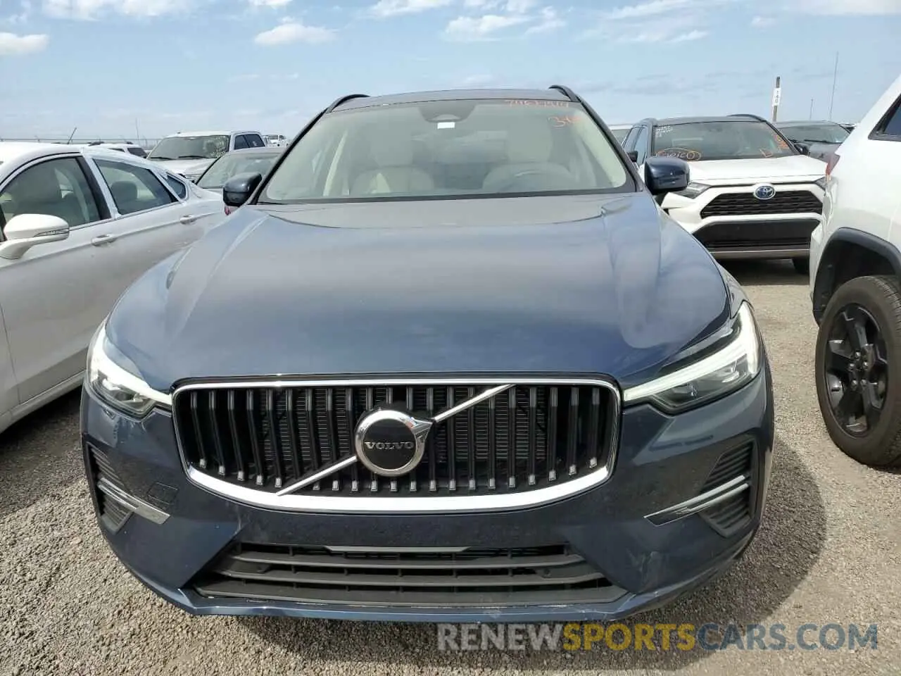 5 Photograph of a damaged car YV4L12DK1P1373826 VOLVO XC60 CORE 2023