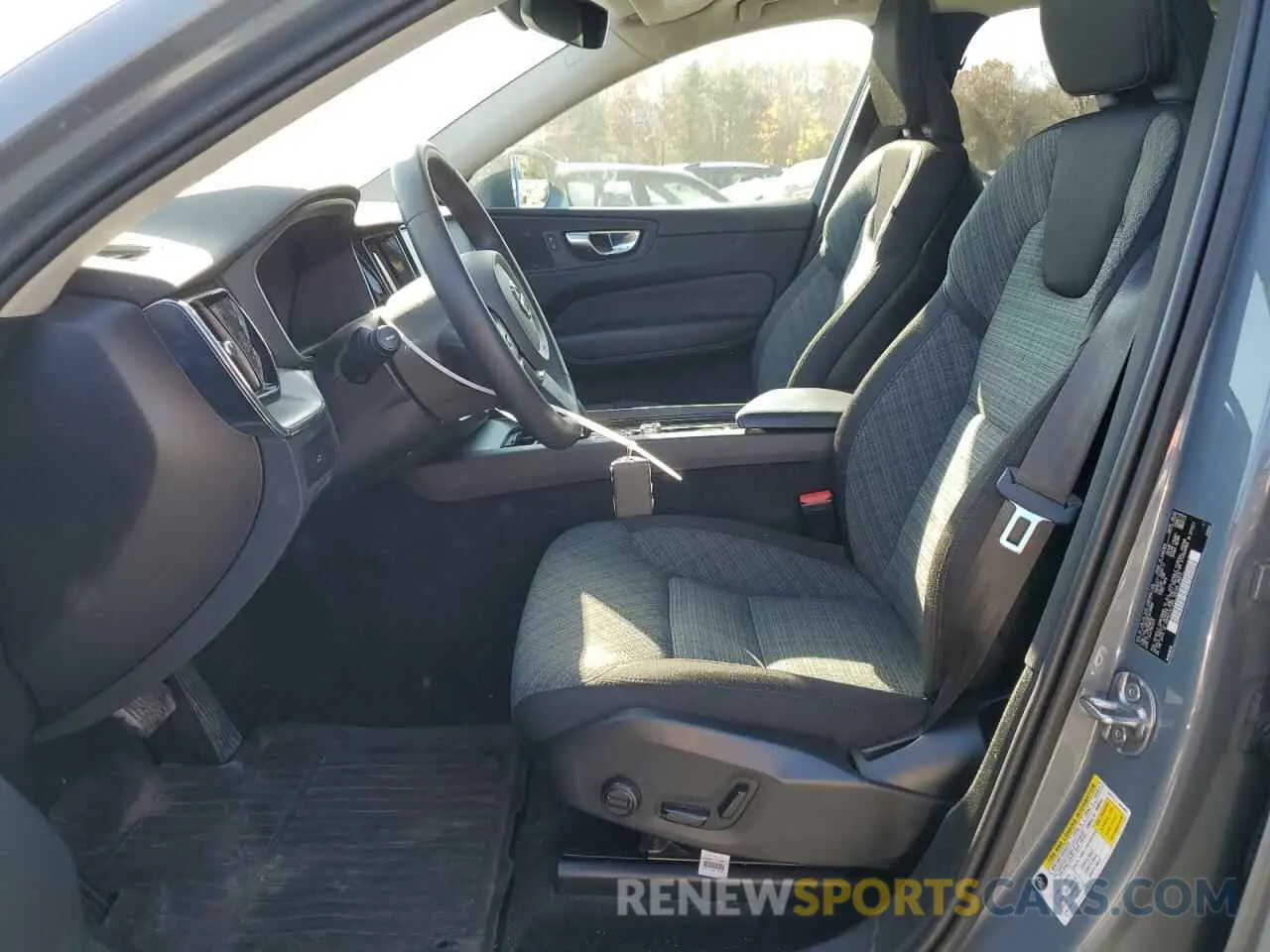 7 Фотография поврежденного автомобиля YV4L12RV5P1209966 VOLVO XC60 CORE 2023