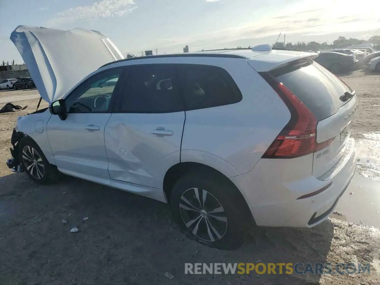 2 Photograph of a damaged car YV4H60DK5R1946421 VOLVO XC60 CORE 2024