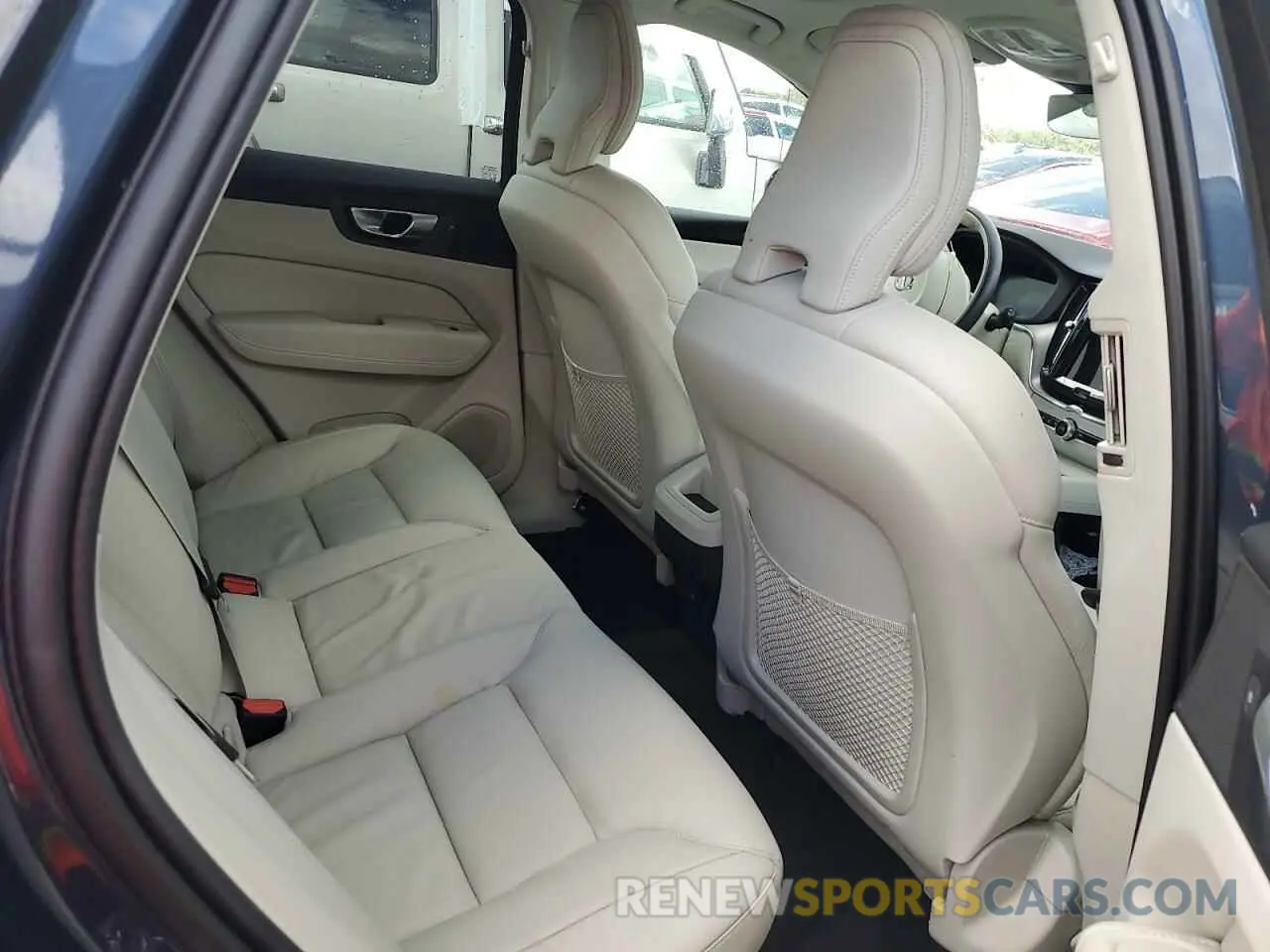 11 Photograph of a damaged car YV4L12RK1R1716176 VOLVO XC60 CORE 2024