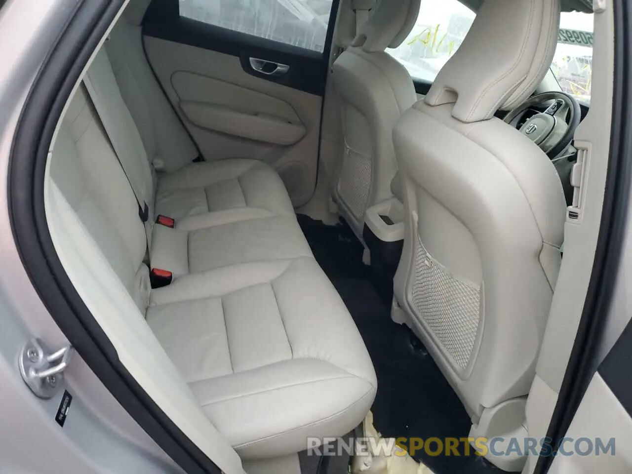 11 Photograph of a damaged car YV4L12RK8R1731256 VOLVO XC60 CORE 2024