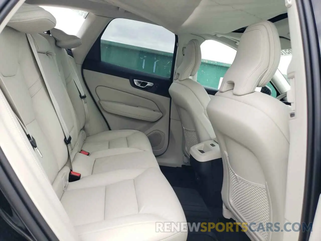 11 Фотография поврежденного автомобиля YV4M12RJ3S1045658 VOLVO XC60 CORE 2025