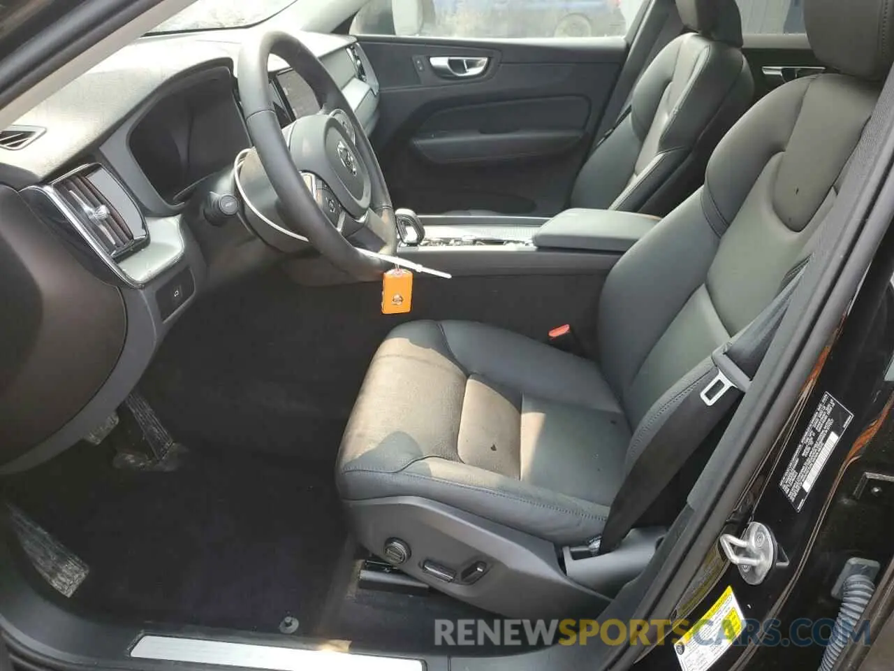 7 Фотография поврежденного автомобиля YV4M12RJ7S1002361 VOLVO XC60 CORE 2025