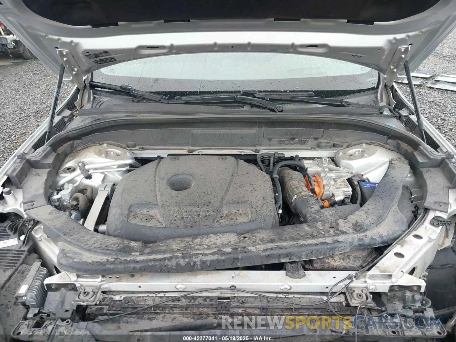 10 Photograph of a damaged car LYVBR0DMXKB238794 VOLVO XC60 HYBRID 2019
