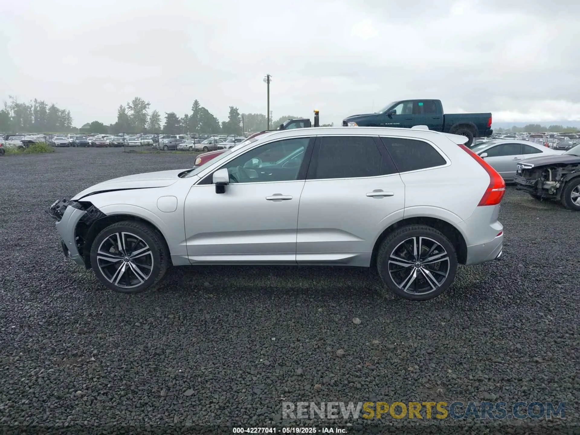 14 Photograph of a damaged car LYVBR0DMXKB238794 VOLVO XC60 HYBRID 2019