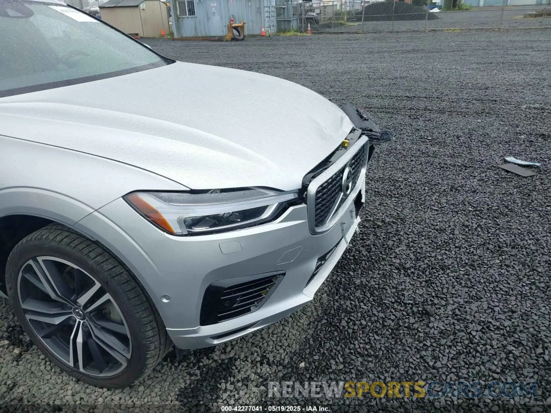 18 Photograph of a damaged car LYVBR0DMXKB238794 VOLVO XC60 HYBRID 2019
