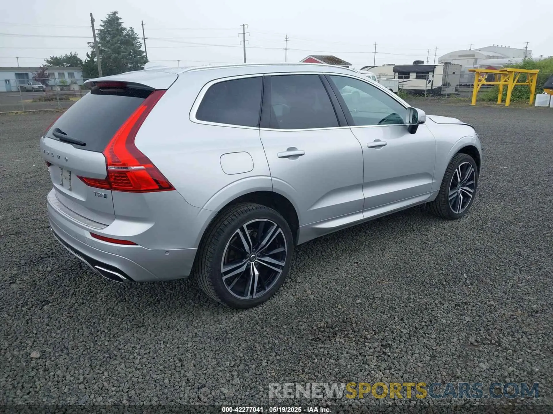 4 Photograph of a damaged car LYVBR0DMXKB238794 VOLVO XC60 HYBRID 2019