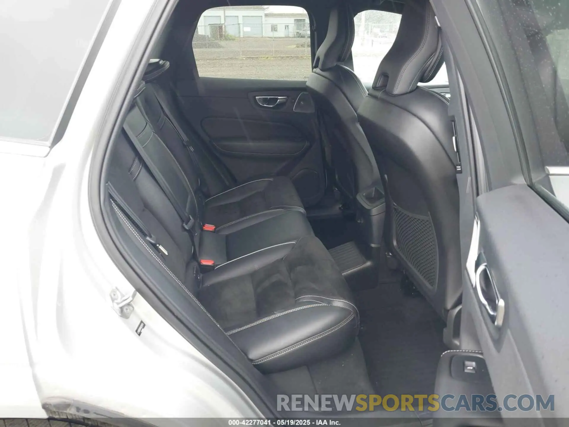 8 Photograph of a damaged car LYVBR0DMXKB238794 VOLVO XC60 HYBRID 2019