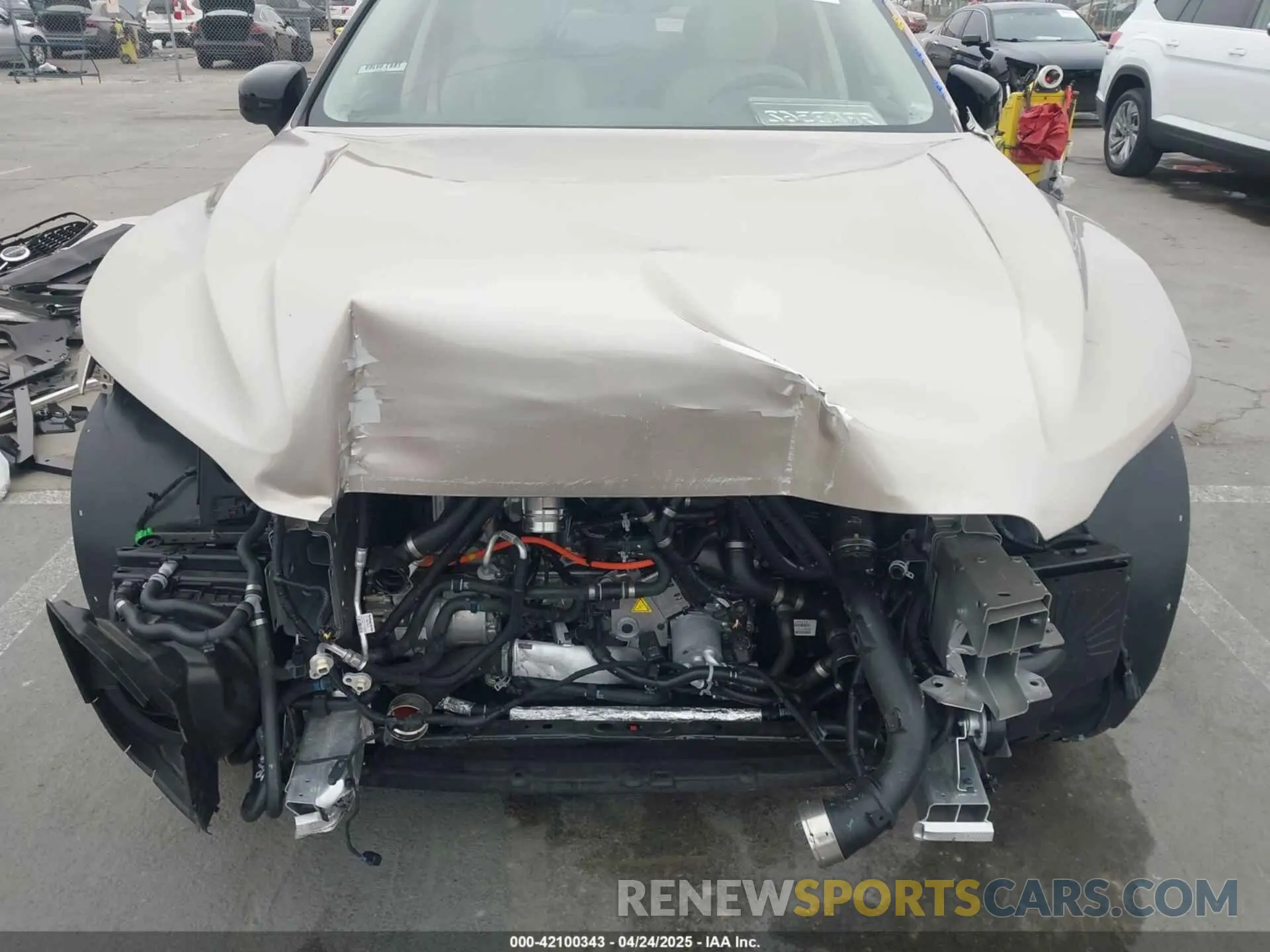 6 Фотография поврежденного автомобиля YV4H60RC7S1068305 VOLVO XC60 PLUG-IN HYBRID 2025