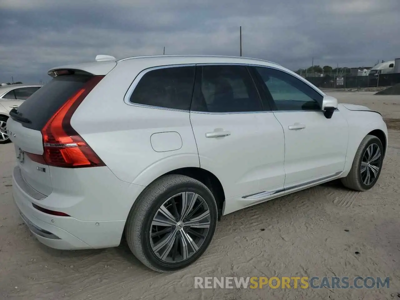 3 Фотография поврежденного автомобиля YV4L12RE2P1338733 VOLVO XC60 PLUS 2023