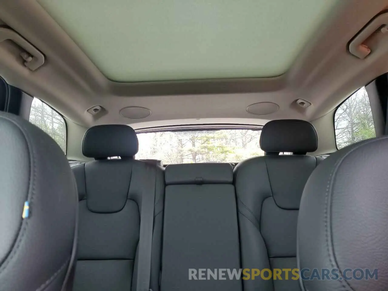 10 Фотография поврежденного автомобиля YV4L12RNXP1300408 VOLVO XC60 PLUS 2023