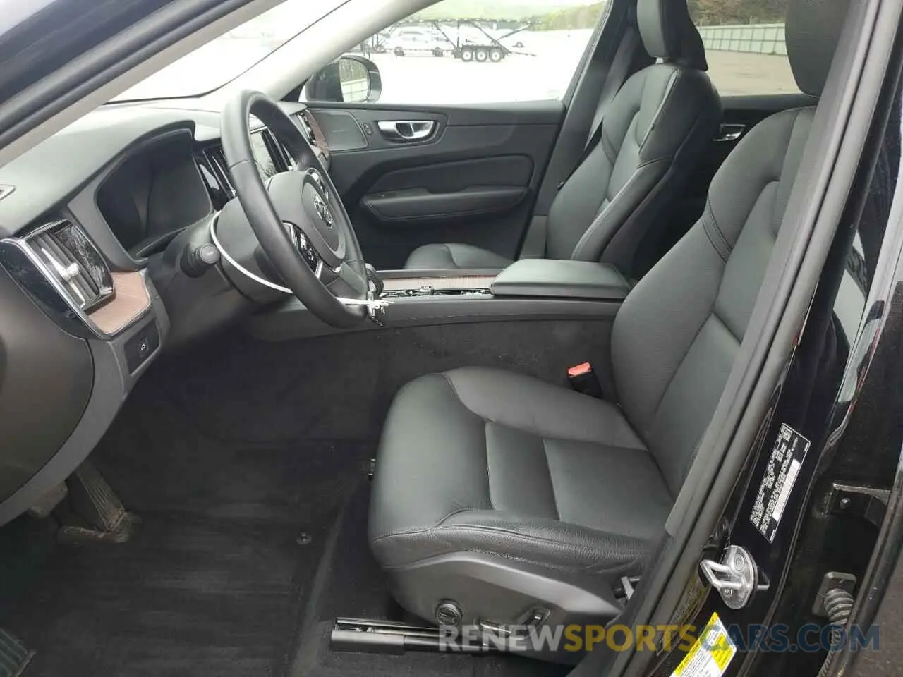 7 Фотография поврежденного автомобиля YV4L12RNXP1300408 VOLVO XC60 PLUS 2023