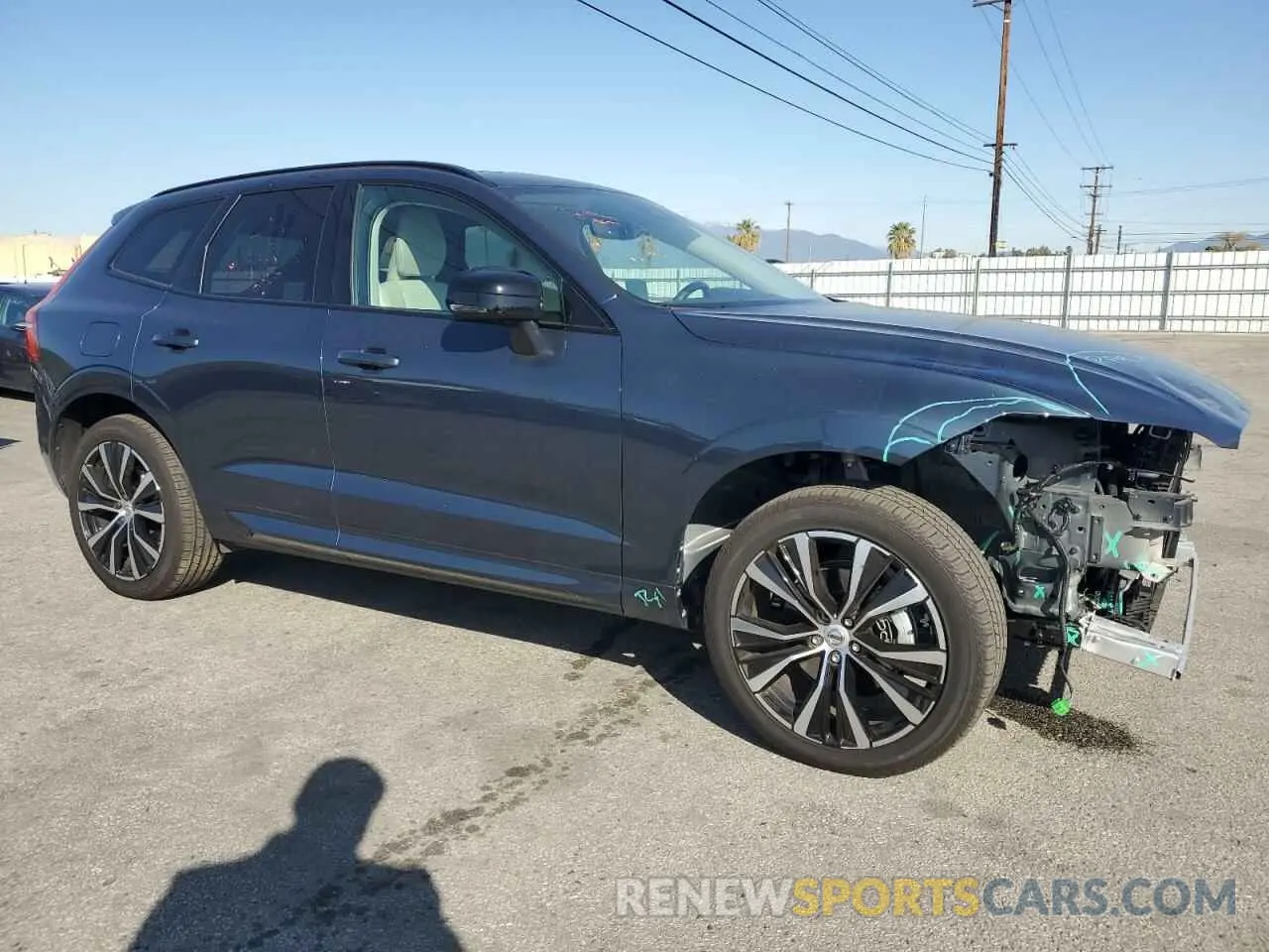 4 Фотография поврежденного автомобиля YV4L12RW5P1368043 VOLVO XC60 PLUS 2023