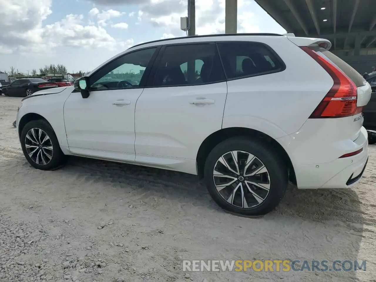 2 Photograph of a damaged car YV4L12RL2R1715563 VOLVO XC60 PLUS 2024