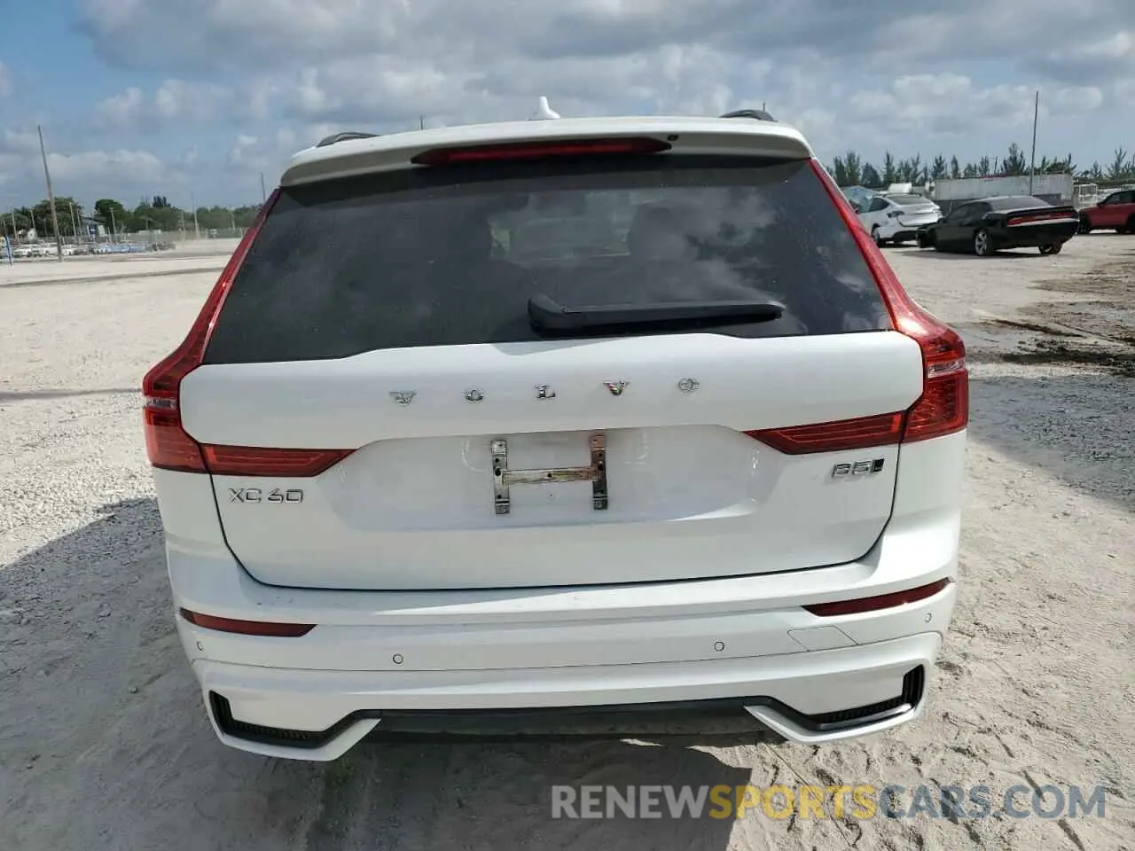 6 Photograph of a damaged car YV4L12RL2R1715563 VOLVO XC60 PLUS 2024