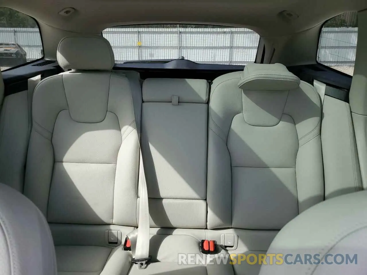 10 Photograph of a damaged car YV4L12RL2R1823858 VOLVO XC60 PLUS 2024