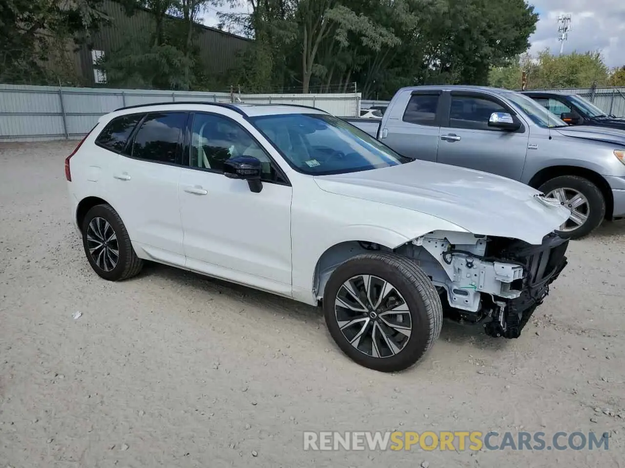 4 Photograph of a damaged car YV4L12RL2R1823858 VOLVO XC60 PLUS 2024