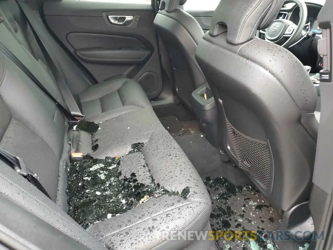 10 Фотография поврежденного автомобиля YV4L12RL4R1889456 VOLVO XC60 PLUS 2024