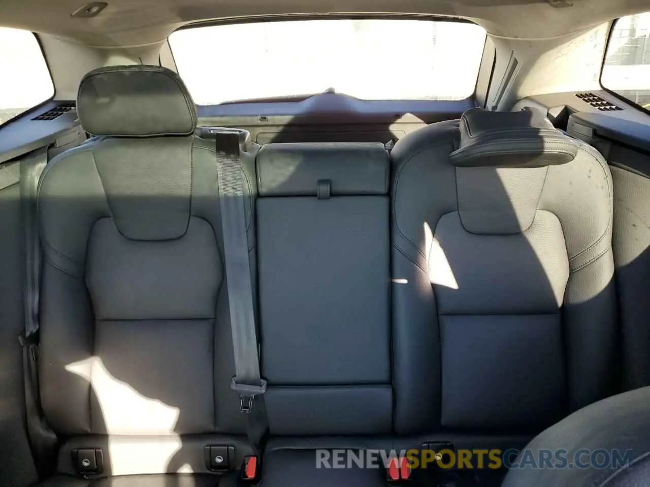 10 Фотография поврежденного автомобиля YV4L12RL5R1901985 VOLVO XC60 PLUS 2024