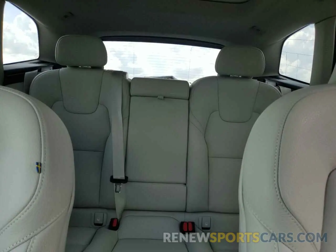 10 Фотография поврежденного автомобиля YV4L12RL8R1830216 VOLVO XC60 PLUS 2024
