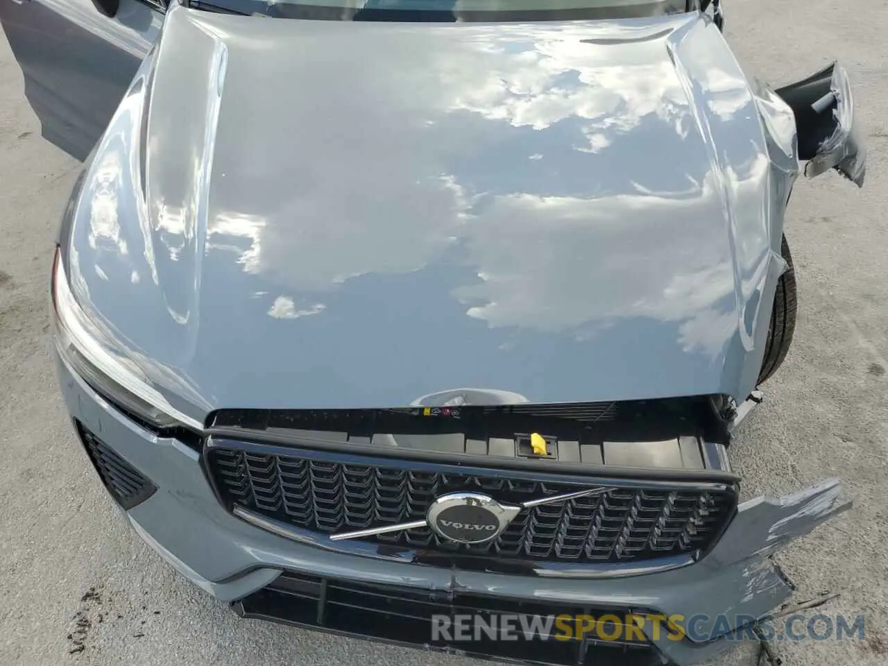12 Фотография поврежденного автомобиля YV4L12RL8R1830216 VOLVO XC60 PLUS 2024