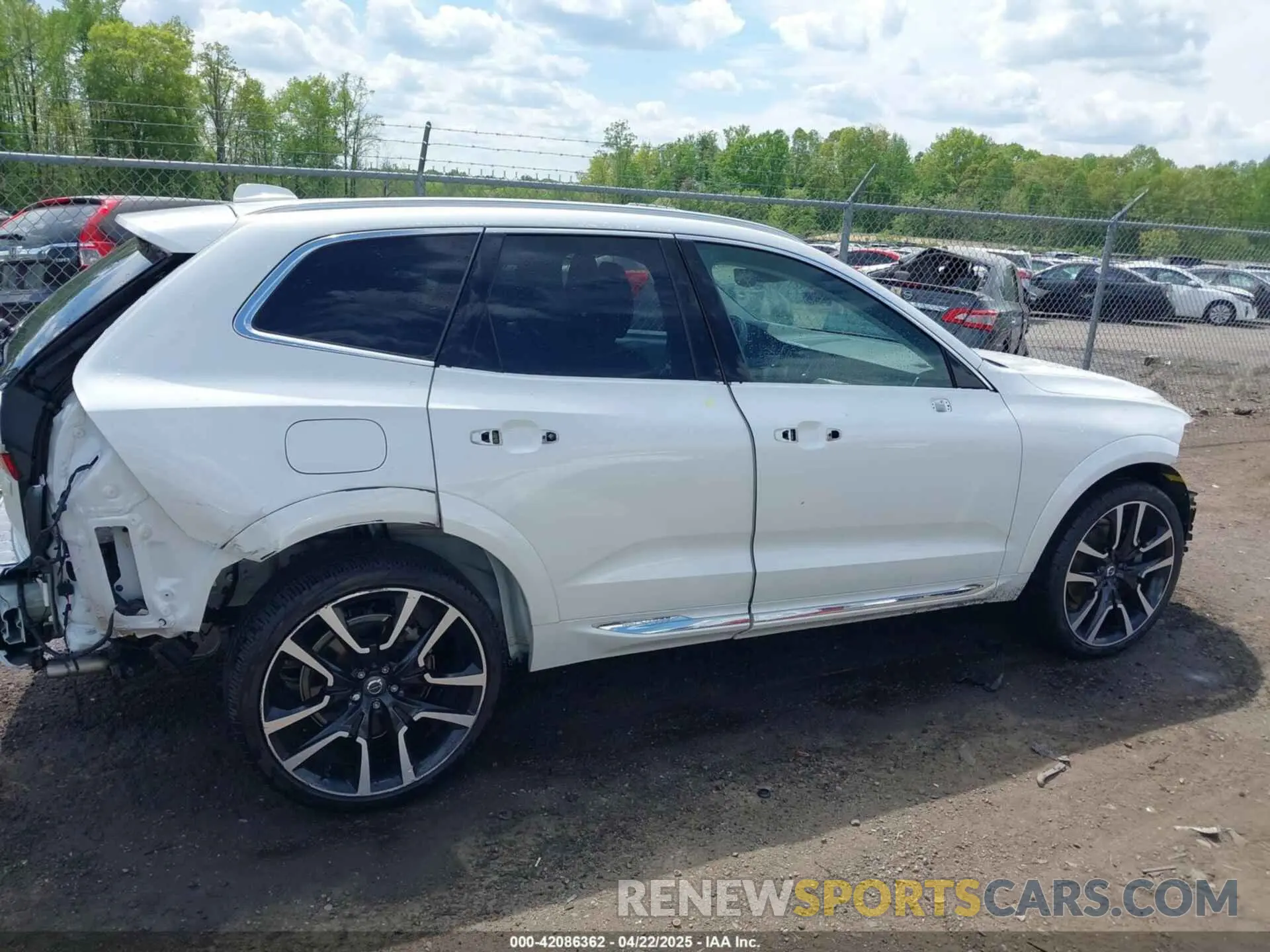 14 Фотография поврежденного автомобиля YV4BR0DL5M1782490 VOLVO XC60 RECHARGE PLUG-IN HYBRID 2021
