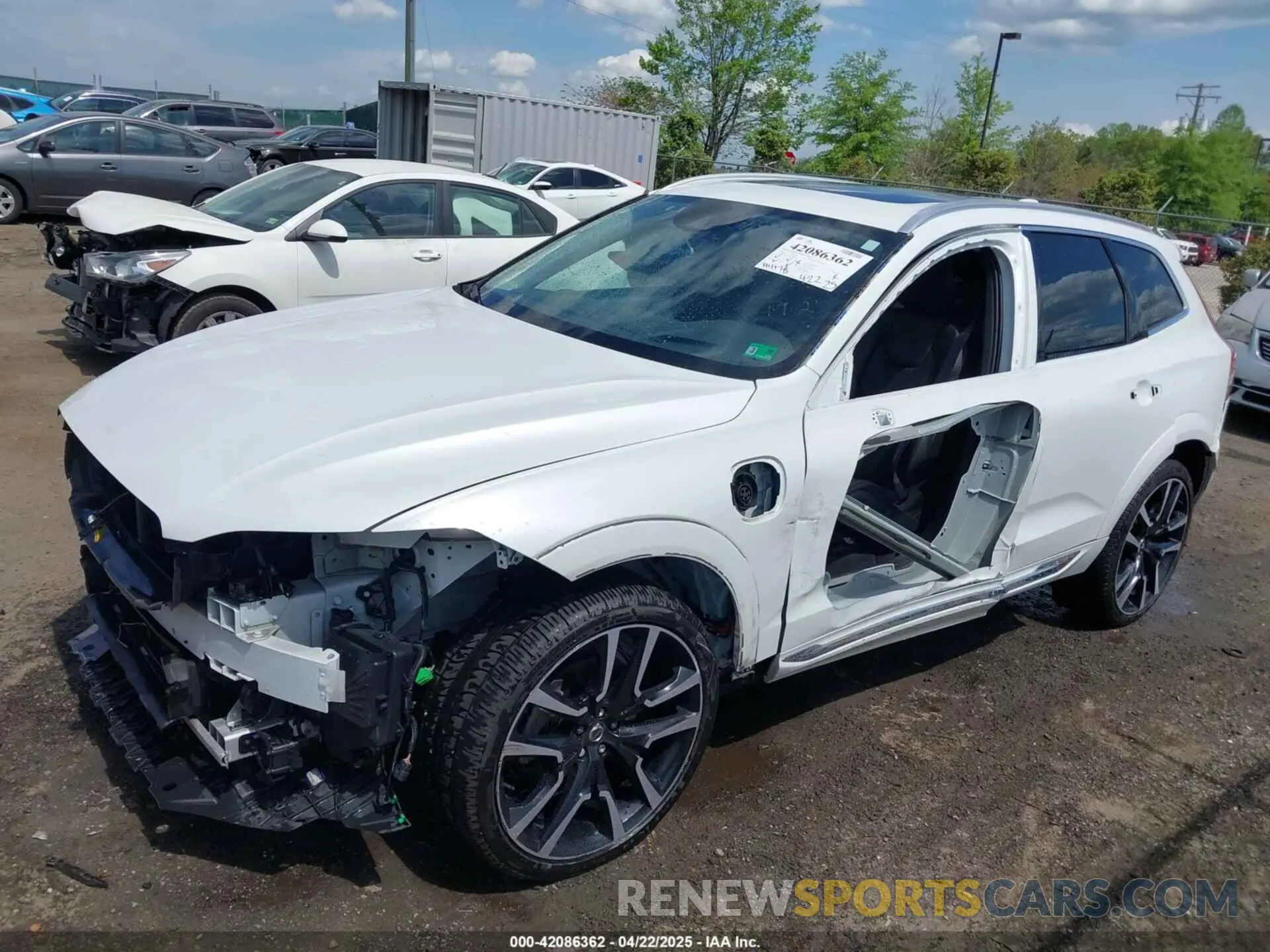 15 Фотография поврежденного автомобиля YV4BR0DL5M1782490 VOLVO XC60 RECHARGE PLUG-IN HYBRID 2021