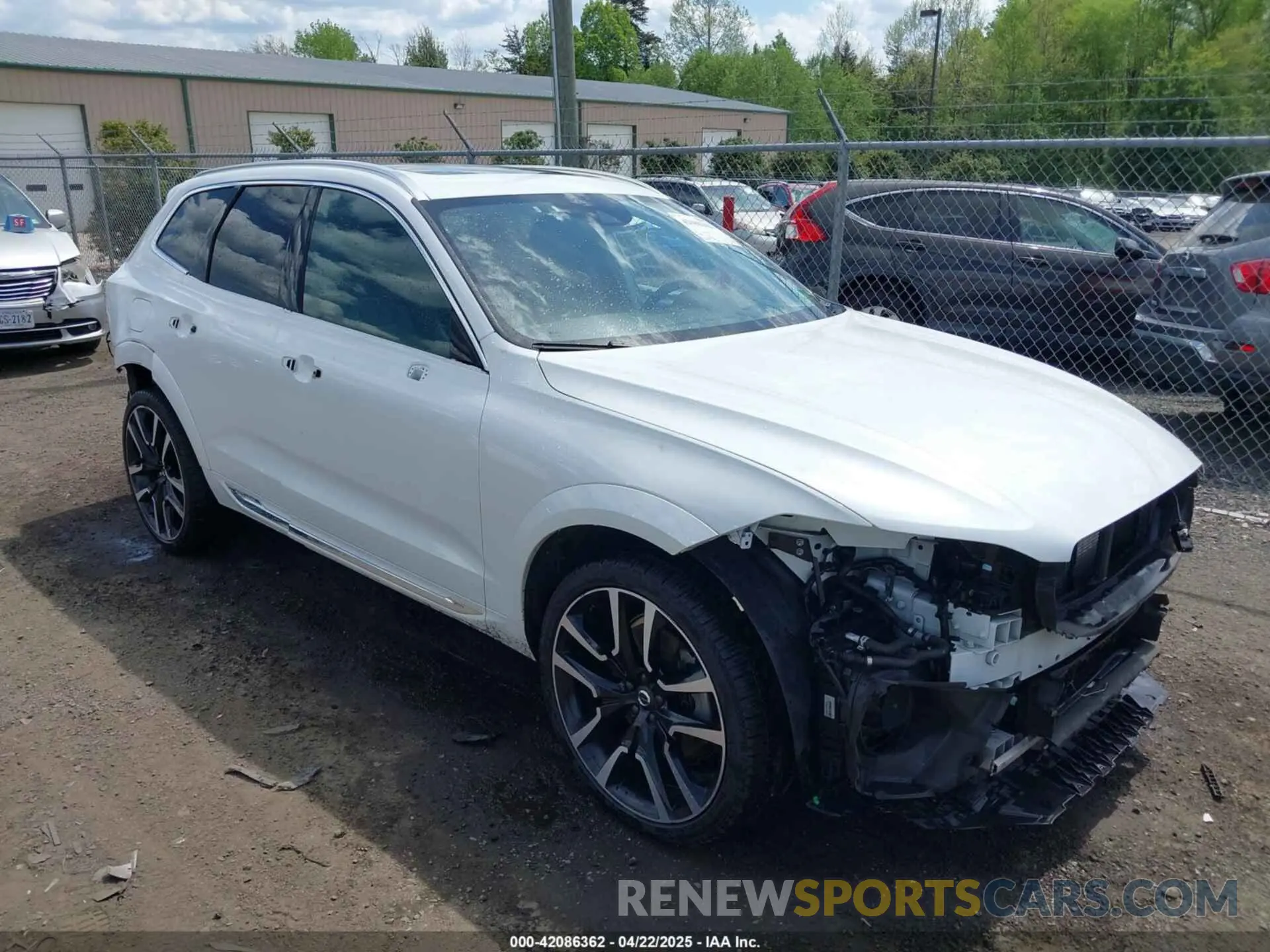 19 Фотография поврежденного автомобиля YV4BR0DL5M1782490 VOLVO XC60 RECHARGE PLUG-IN HYBRID 2021