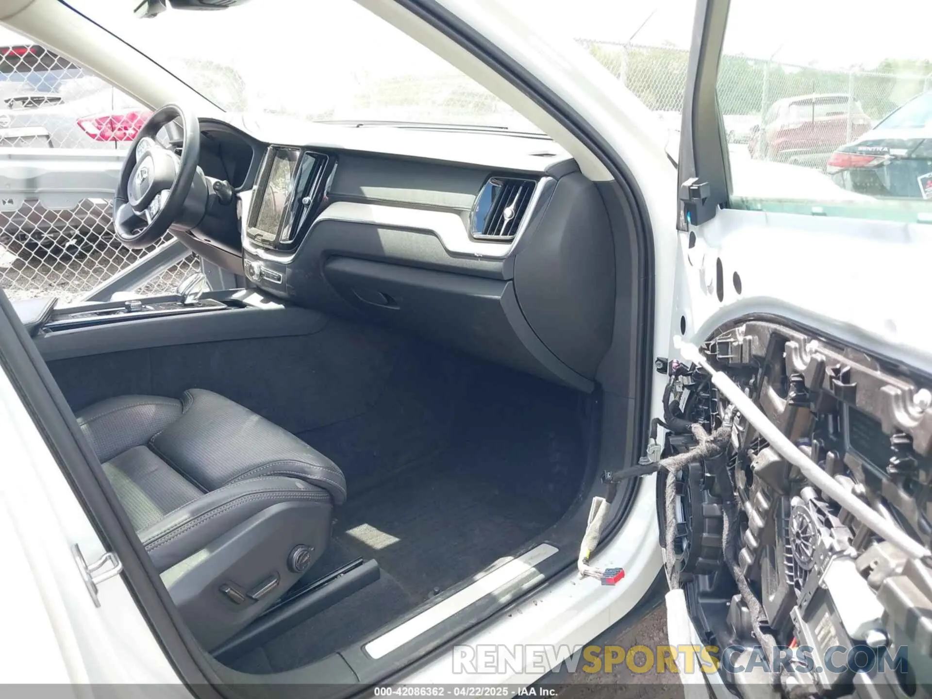 5 Фотография поврежденного автомобиля YV4BR0DL5M1782490 VOLVO XC60 RECHARGE PLUG-IN HYBRID 2021
